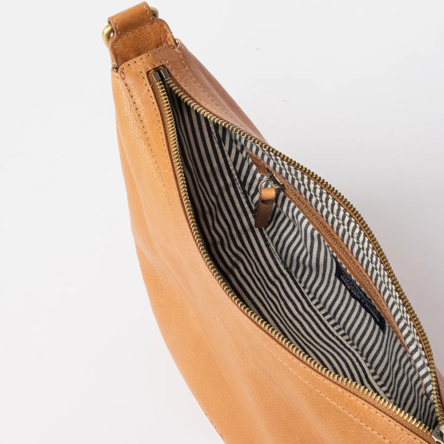 O My Bag Leo in Wild Oak Leather Crossbody Bag