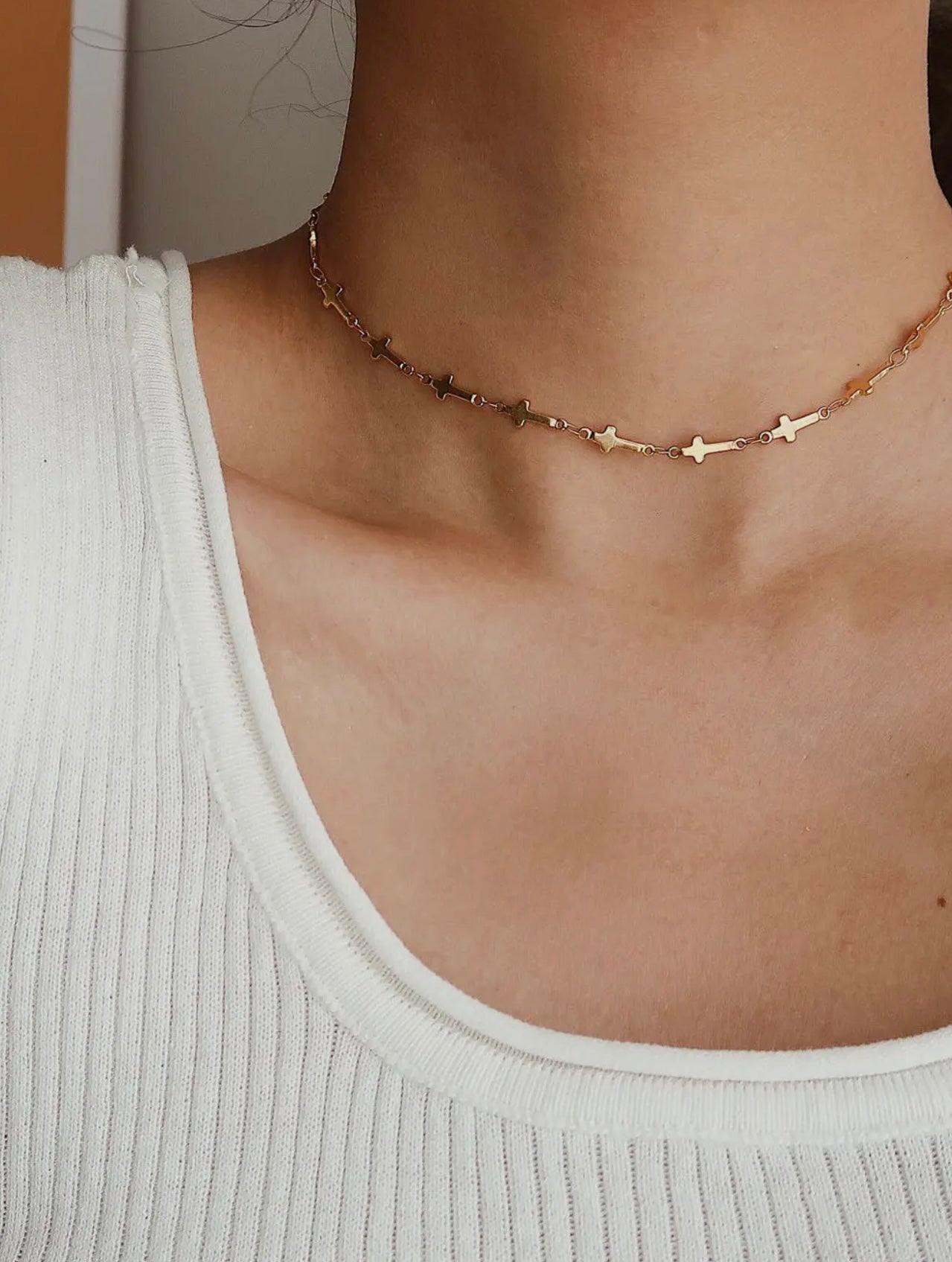 Flanerie Dilara Cross Choker