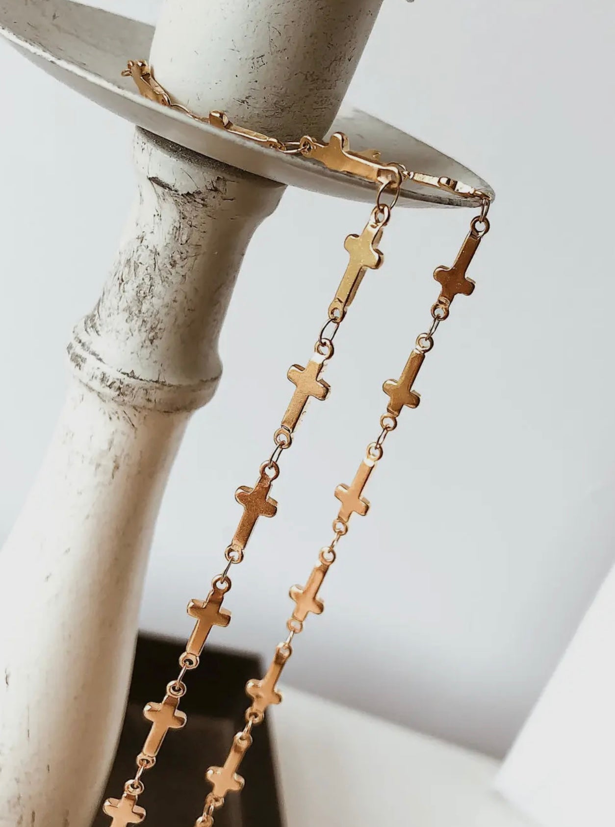 Flanerie Dilara Cross Choker