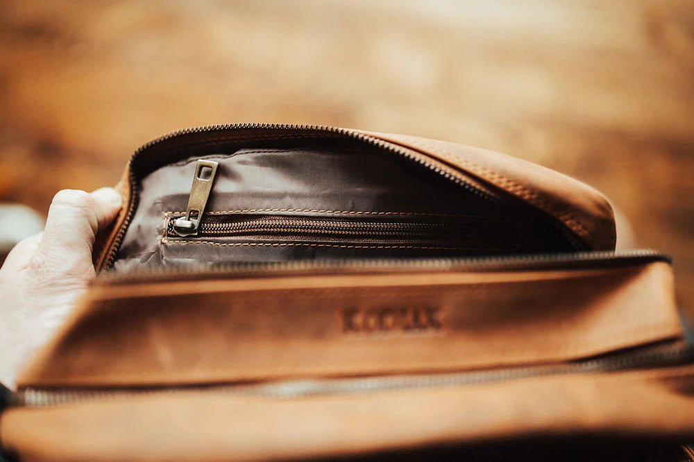 Kodiak Buffalo Leather Dopp Kit
