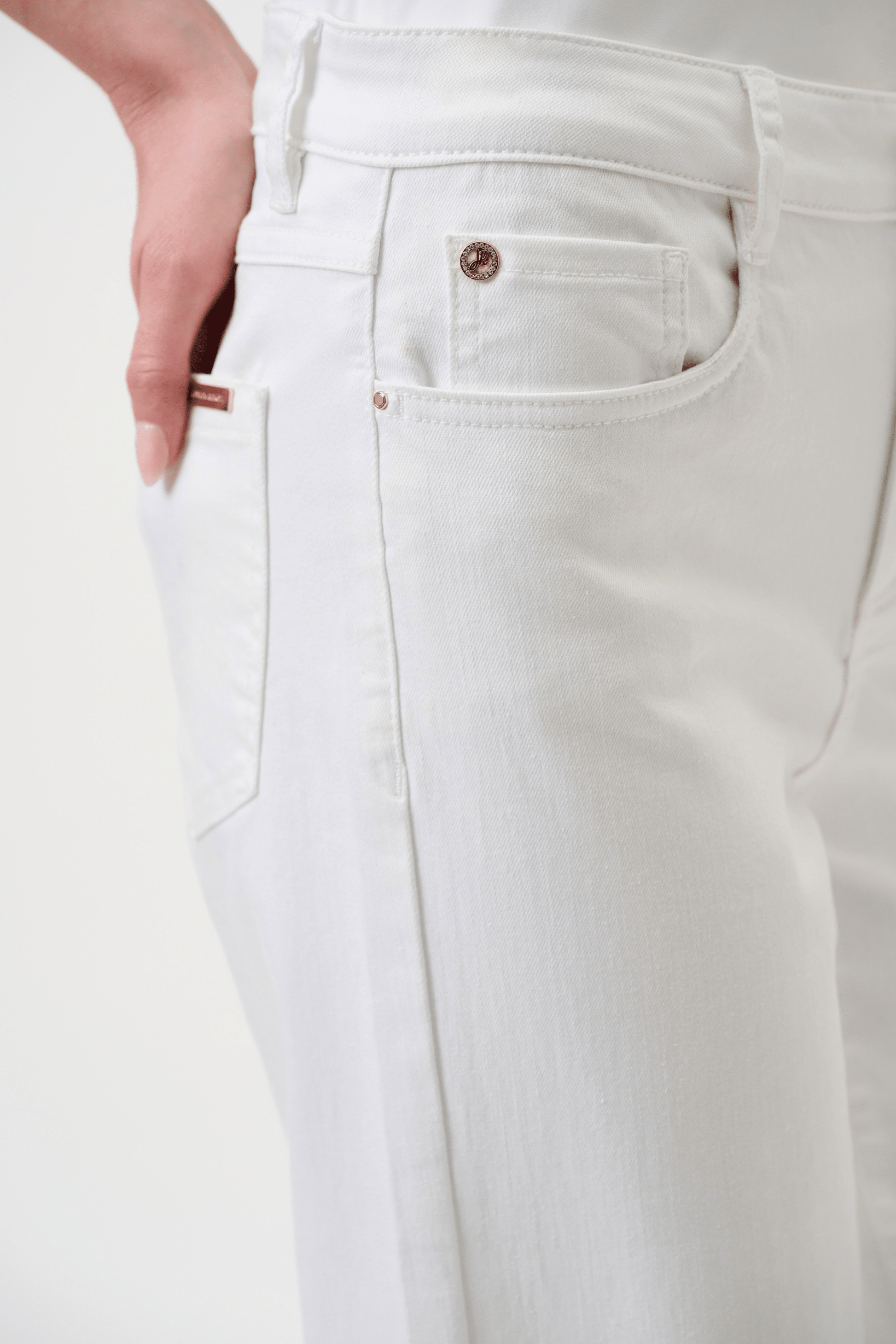 Joseph Ribkoff Goldie Classic Wide-Leg Stretch Jeans 261989