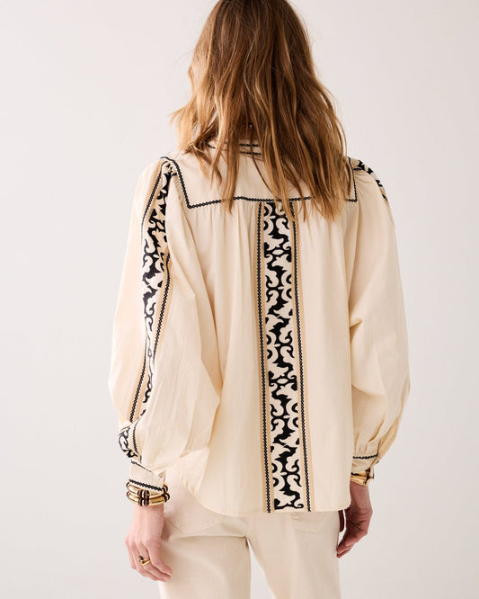 Summum Embroidered Blouse in Crispy Cotton