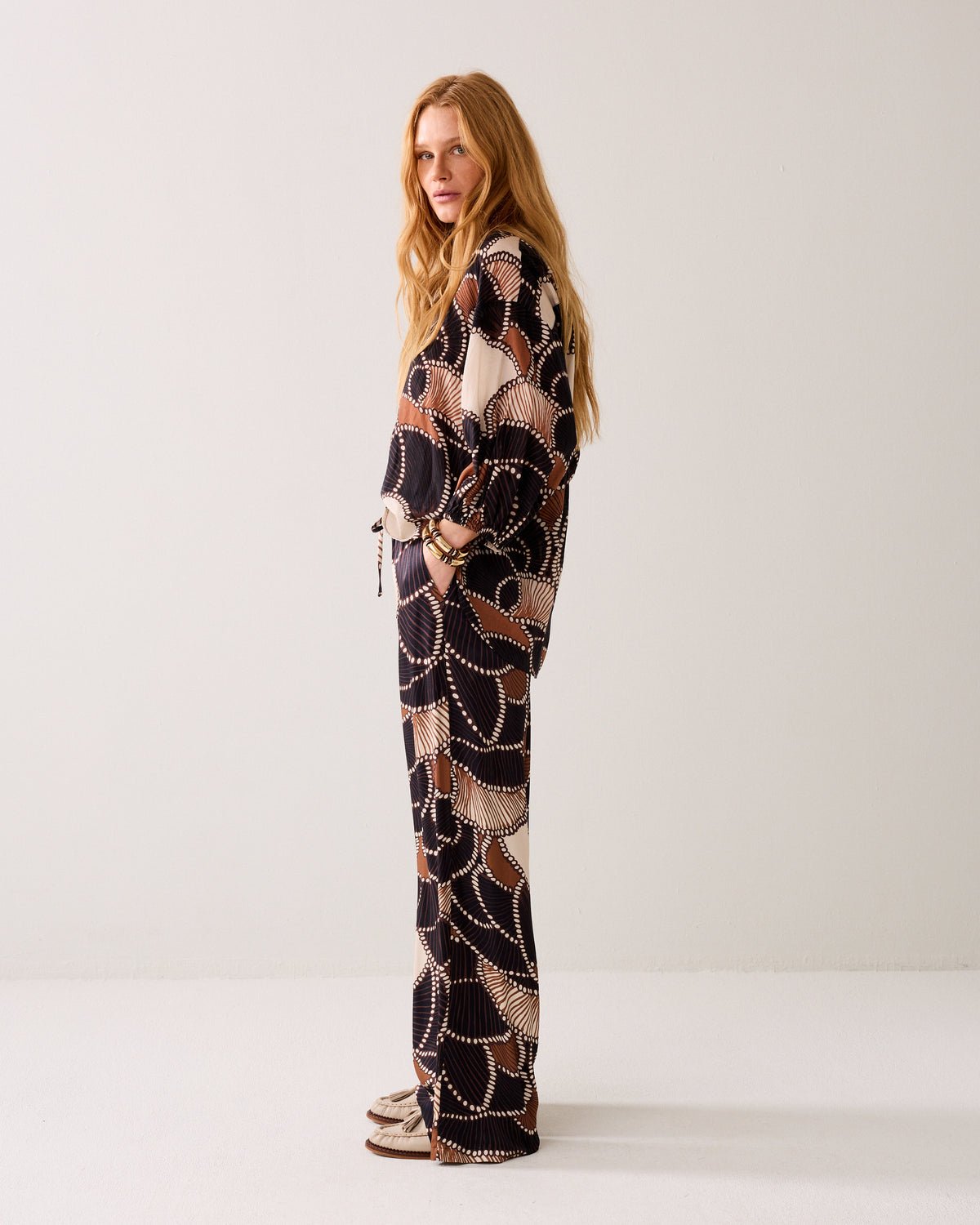 Summum Flowy Twill Satin Trousers w/Multicolor Print