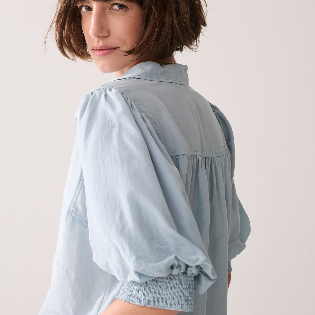 Summum Blouse w/Short Puff Sleeves