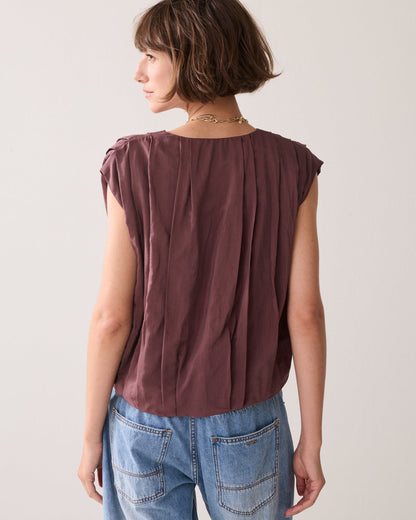 Summum Sleeveless Pleated Blouse with Sheen