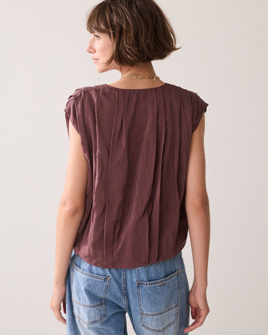 Summum Sleeveless Pleated Blouse with Sheen