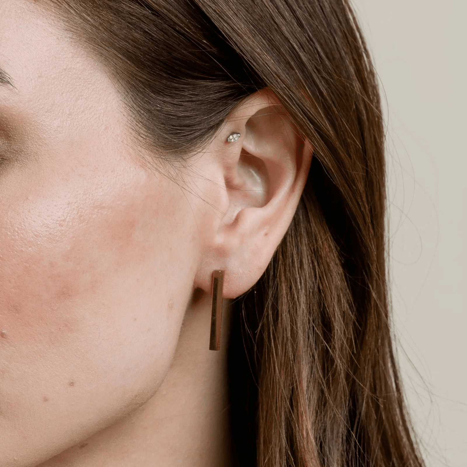 Vincent Raise The Bar Earring