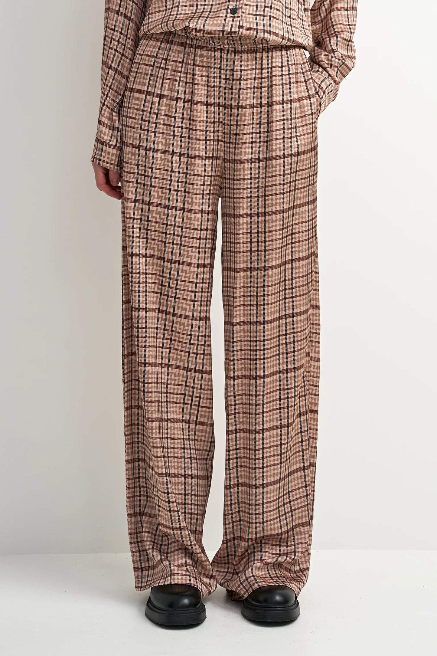 Astrid Meadow Plaid Pant